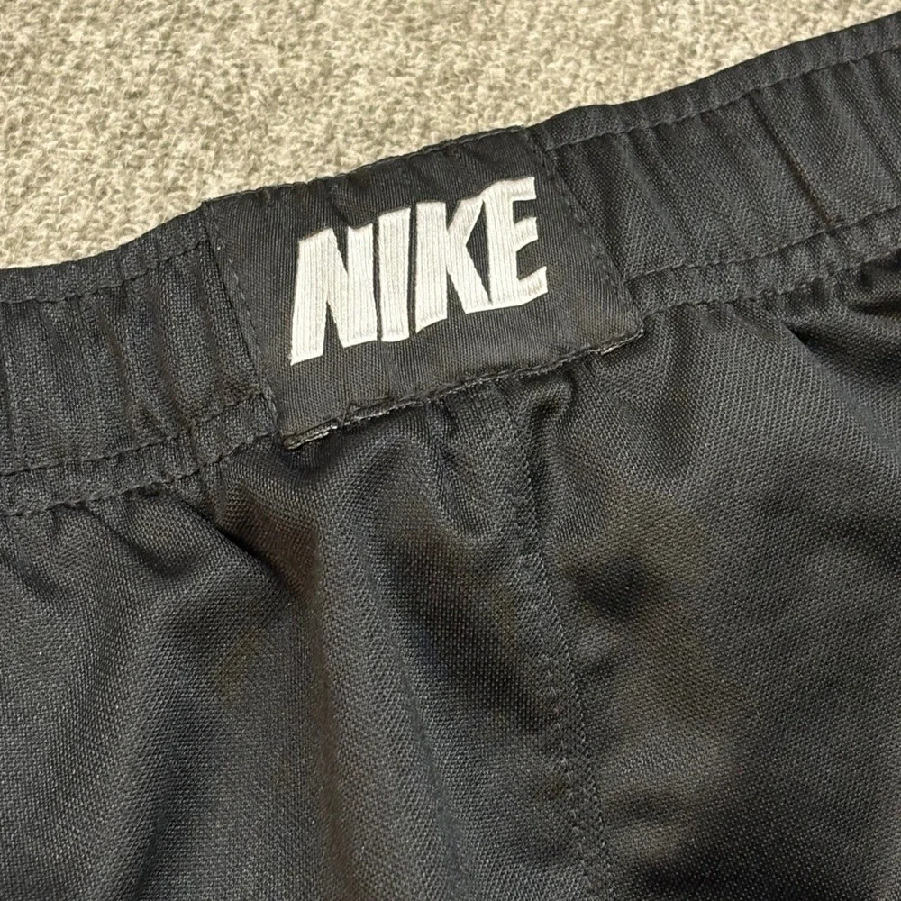 Nike Epic Mens Track Pants Black‎ Grey Stripe Athletic Training Pants Small